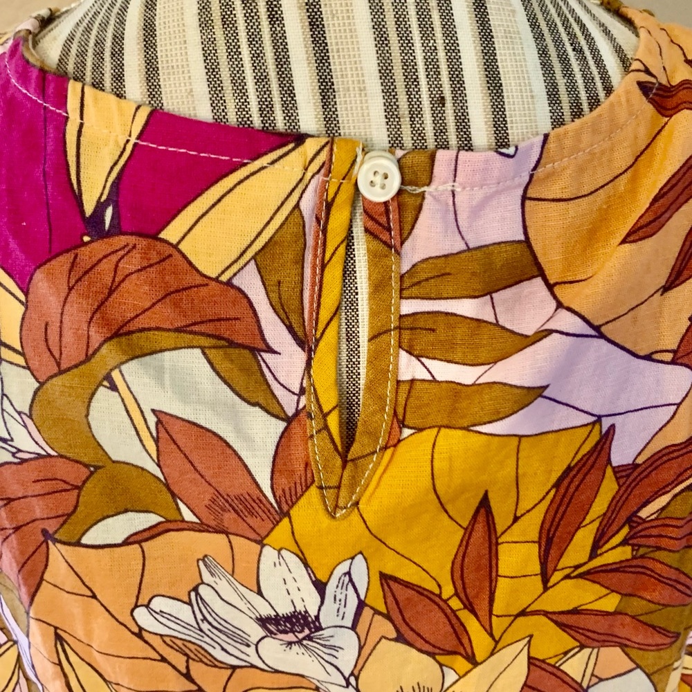 a.n.a Multicolor Floral Tank Top - Picture 8 of 14